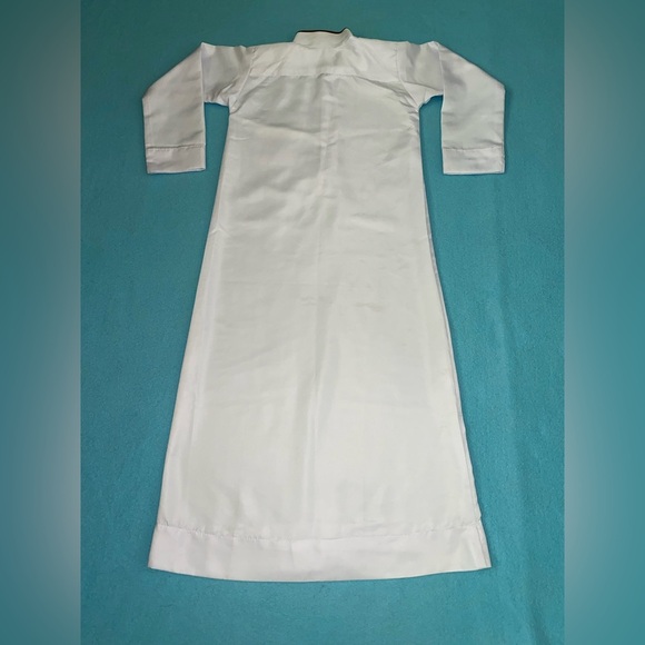 Throbe prayer robe silky white long sleeve mock neck chest pocket NEW size S - Picture 3 of 7